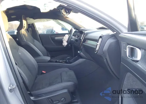 2023 Volvo Xc40 B5 Ultimate Dark Theme z USA, uszkodzony, nr VIN YV4L12UX0P2075032